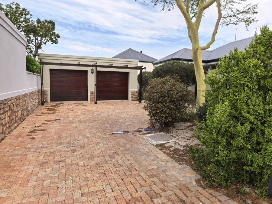 To Let 3 Bedroom Property for Rent in Atlantic Beach Golf Estate Western Cape